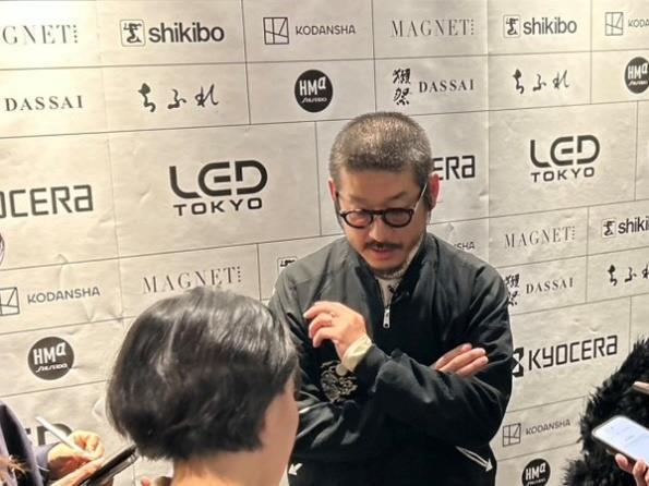 アンリアレイジ代表 森永氏の現地インタビュー風景