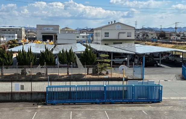 駐車場カーポート上